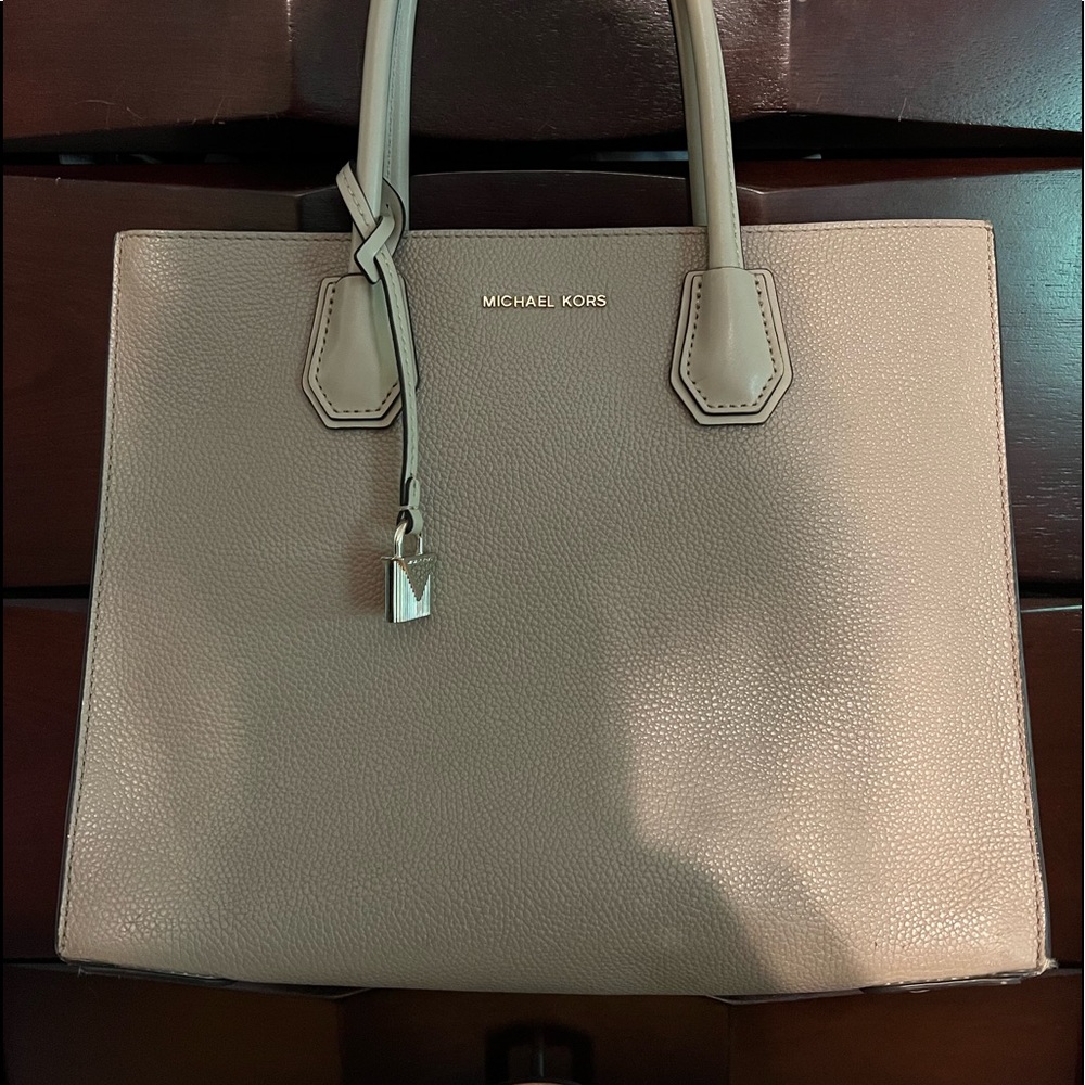 Michael Kors Medium Handbag